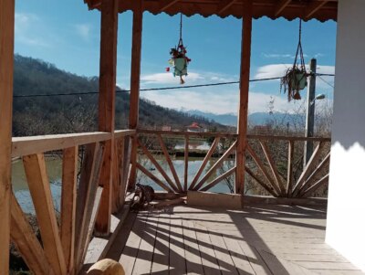 در اقامتگاه بومگردی باغ گیلاس آشخانه در خراسان شمالی به چه وسایلی نیاز خواهید داشت؟